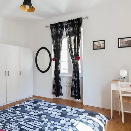 Idassa Old Town - Self Check In Apartment *